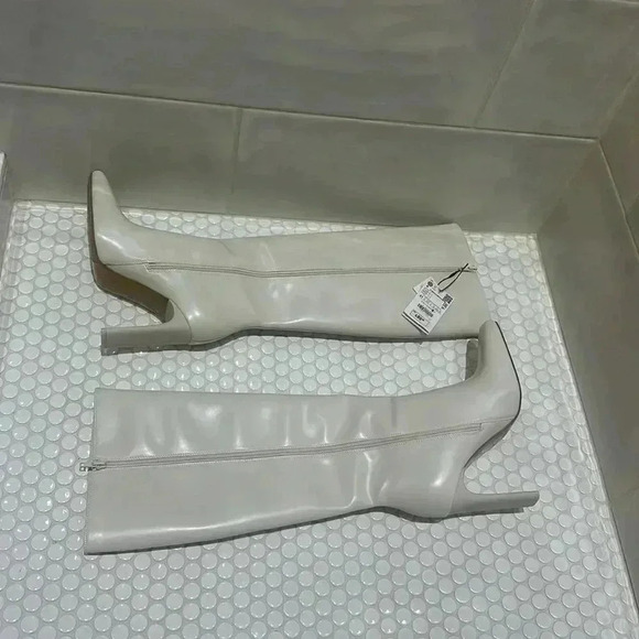 ZARA Size 41 Ivory Pull-On Almond Toe High Block Heel Tall Boots NB NWT - Picture 5 of 6